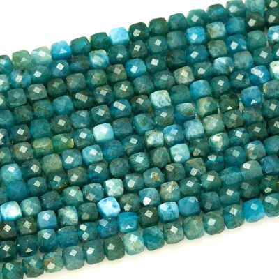 Cubo Facetado Apatita AB 4mm (Natural). Sarta por 18cms