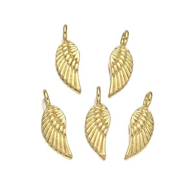 Dije Charm Latón 15mm Ala Dorada. Venta por Unidad