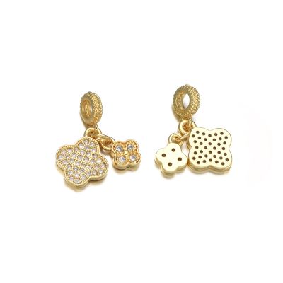 Dije Charm Latón 10mm Flor Cerezo Dorada AAA e-coating W4453 Brillantes. Venta por Unidad