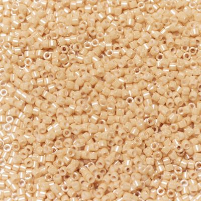 Miyuki Delica N.11 Ceylon Beige (DB205).