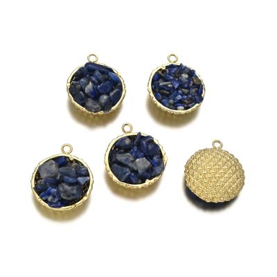 Pendiente Dije 20mm Chips Lapislazuli Base Dorada. Venta por Unidad