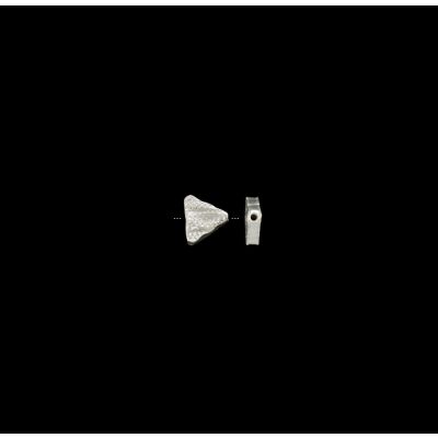 Separador Plata 1000 Tribu Hill Tailandia Triangulo Martillado 12x4mm. Venta por unidad 1.50g